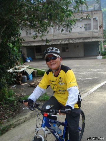 [遊記]70歲的勇腳阿伯騎上嘉義二尖山 (海拔1265m)