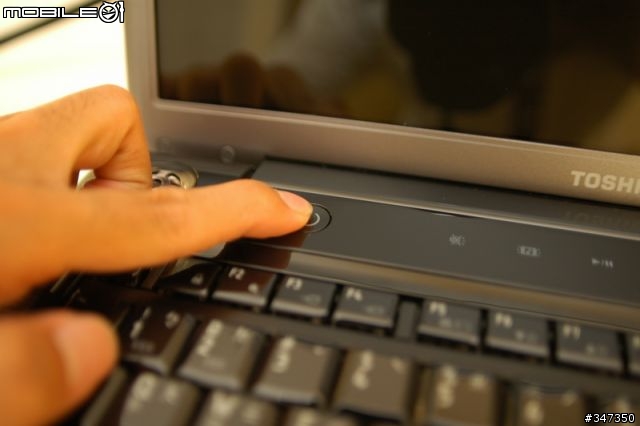 [開箱] Toshiba A300 來了! 更新