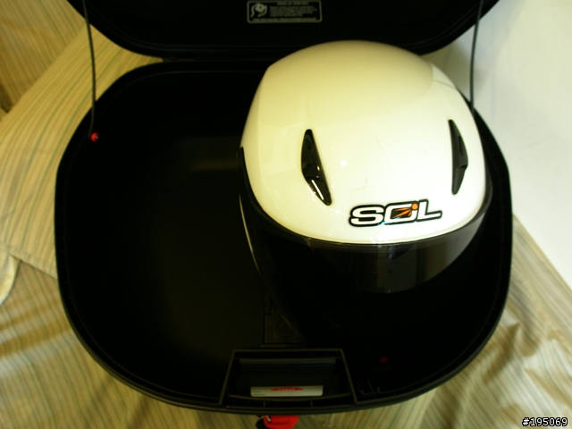 [GIVI] E350平光黑無箱開箱文
