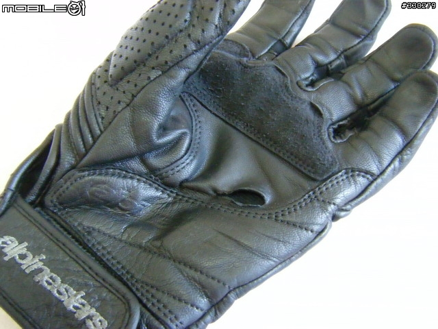 [分享]燒喔~alpinestars最新款短手套 GP-X GLOVE登場