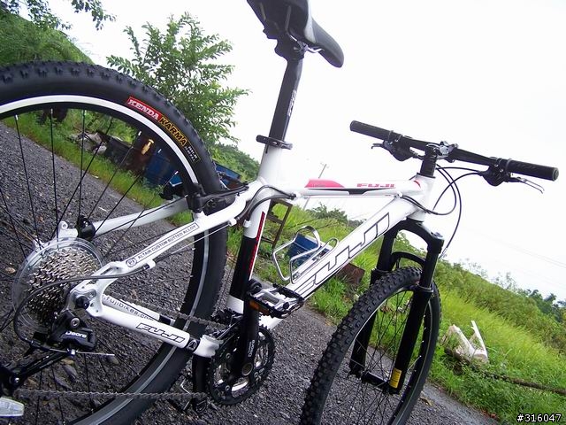 [分享]08年fuji Tahoe V(珍珠白)