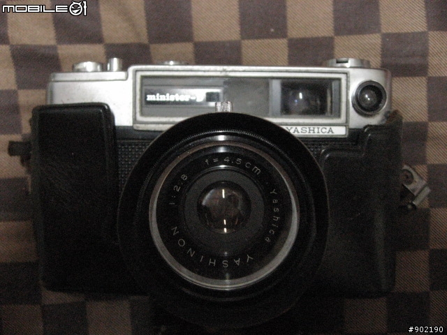 [問題]這台yashica相機到底是什麼型號??