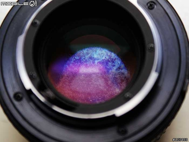 [求助]請問這個鏡頭有辦法裝上a200嗎?