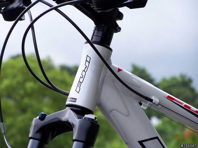 [分享]08年fuji Tahoe V(珍珠白)