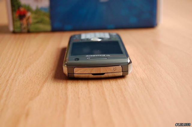 黑莓機BlackBerry Peral 8120與我工作的一天.