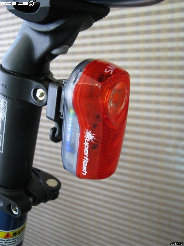 [分享]Smart superflash 挑戰自行車史上最亮尾燈
