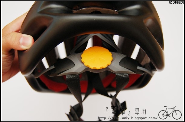 [分享] 大頭買不到安全帽嗎？找普威！ - Prowell F22