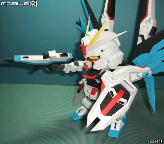 [分享]3D 紙模型 新手的 SD Freedom Gundam