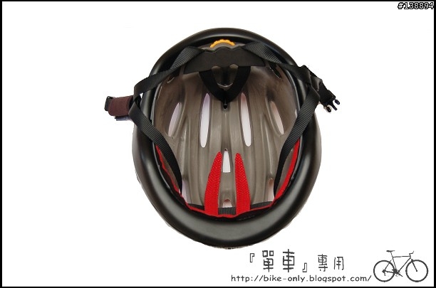 [分享] 大頭買不到安全帽嗎？找普威！ - Prowell F22