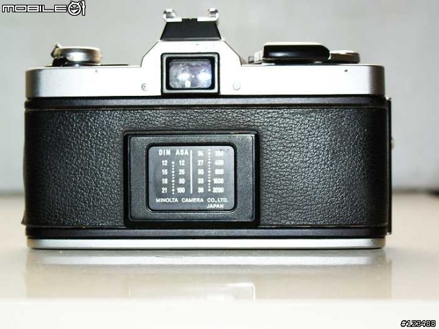 [求助]請問這個鏡頭有辦法裝上a200嗎?