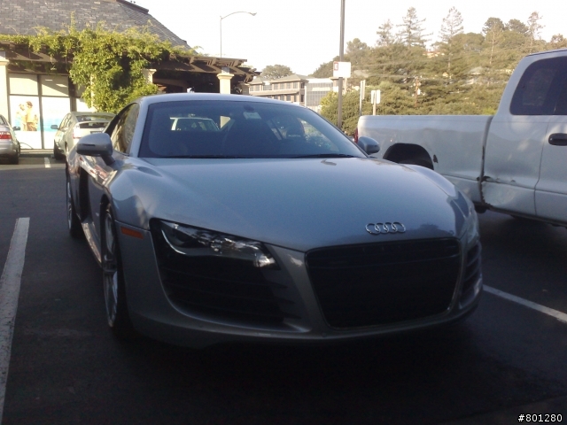 AUDI R8