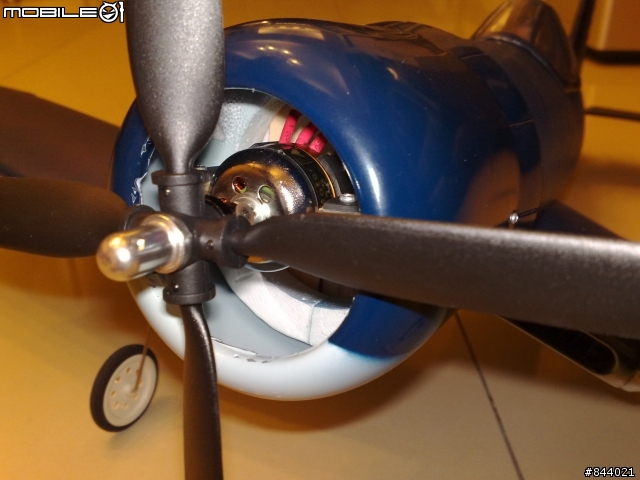 我的 F4U 二戰戰機....[第一次試飛--->慘慘慘]