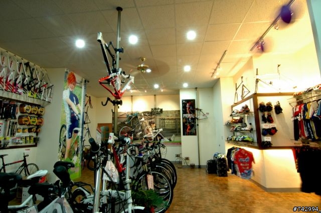 台中BH形象店