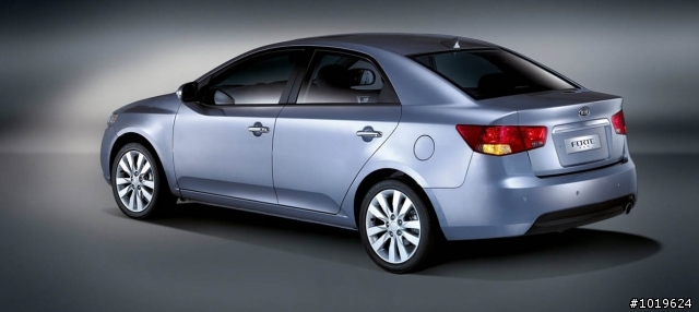 KIA  forte (現代姐妹車)