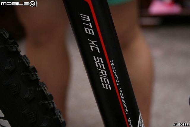 [分享]MERIDA 名駒 TFS-500V 霧面黑 2009