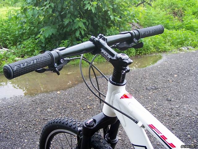 [分享]08年fuji Tahoe V(珍珠白)