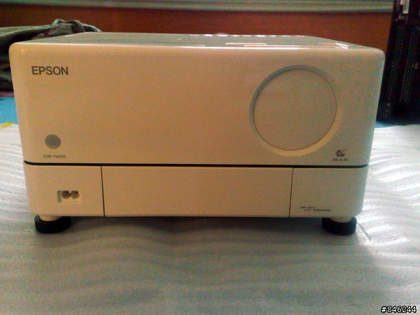 XBOX360豪華旗艦版V.S.EPSON EMP-TWD 10拆箱文!!