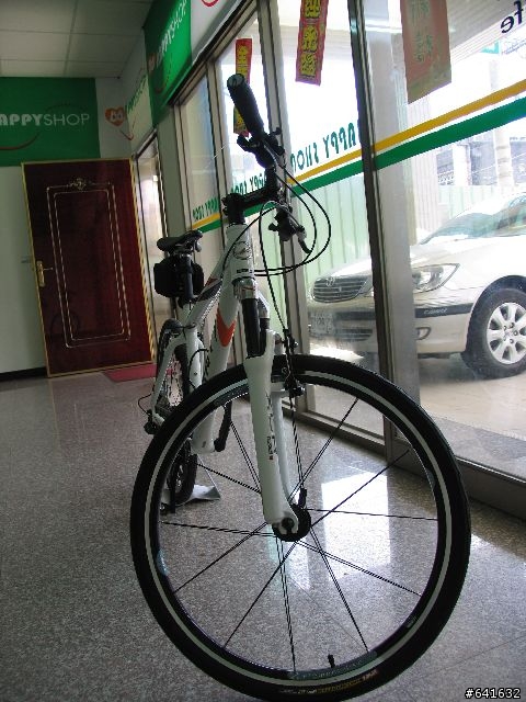[分享] Giant XTC SE V(白)