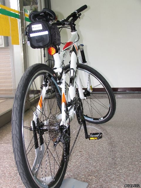 [分享] Giant XTC SE V(白)