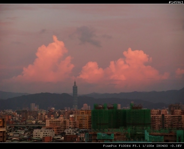 F100fd巧遇火燒雲
