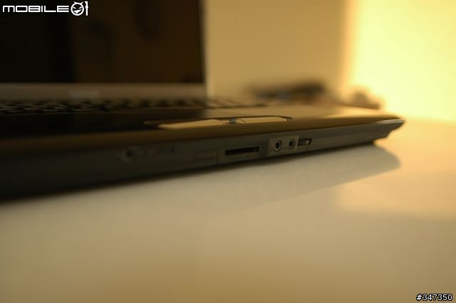 [開箱] Toshiba A300 來了! 更新