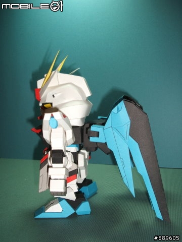 [分享]3D 紙模型 新手的 SD Freedom Gundam