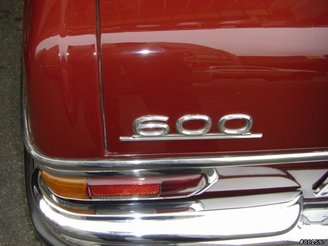 今天不小心看到的夢幻逸品--benz 600