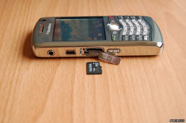 黑莓機BlackBerry Peral 8120與我工作的一天.