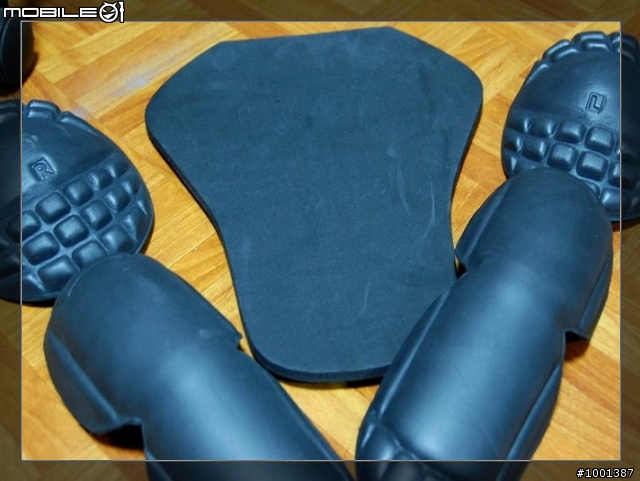 [分享]TRC-9930硬殼腰包(一同放送疑似海巡署防摔衣)