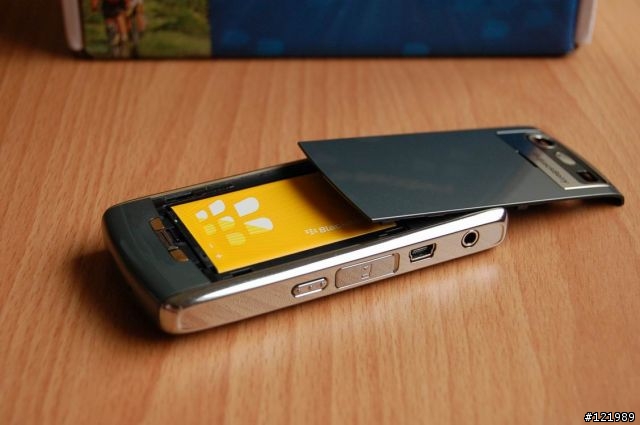 黑莓機BlackBerry Peral 8120與我工作的一天.