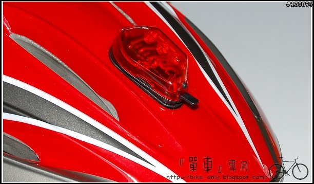 [分享] 大頭買不到安全帽嗎？找普威！ - Prowell F22