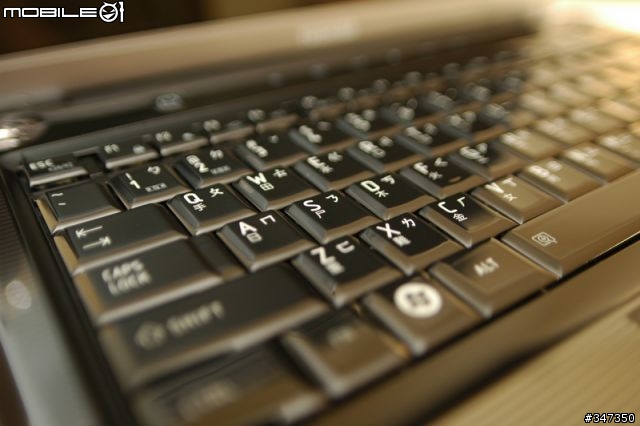 [開箱] Toshiba A300 來了! 更新
