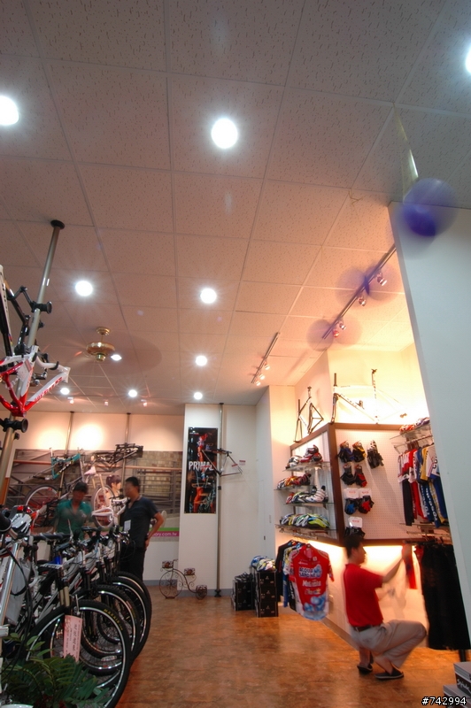 台中BH形象店