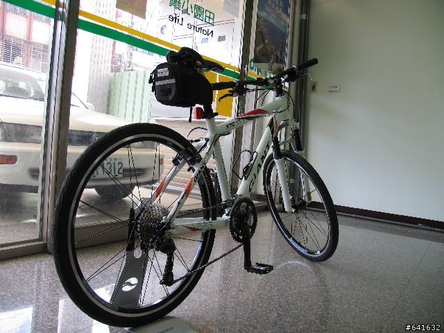 [分享] Giant XTC SE V(白)