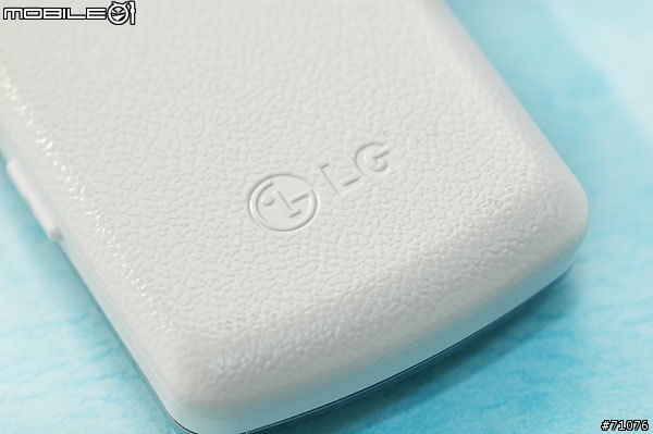 [心得]LG KM710音樂手機 互動雙螢幕裡的小宇宙