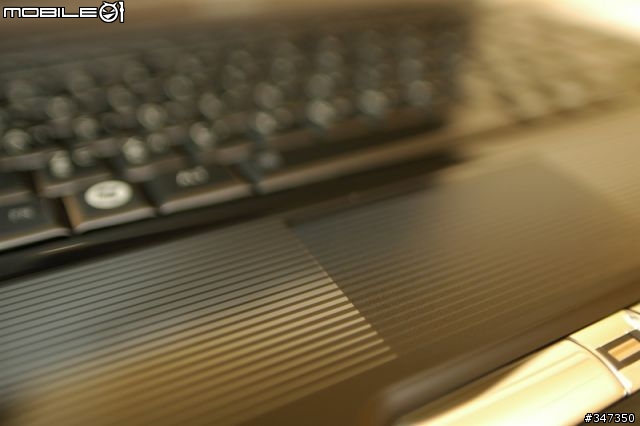 [開箱] Toshiba A300 來了! 更新