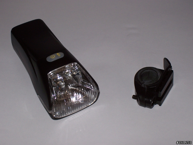 [不專業車燈測試]過去的那個光之便宜又大碗 D-light CG-104 鹵素燈（8/14新增初改完成）