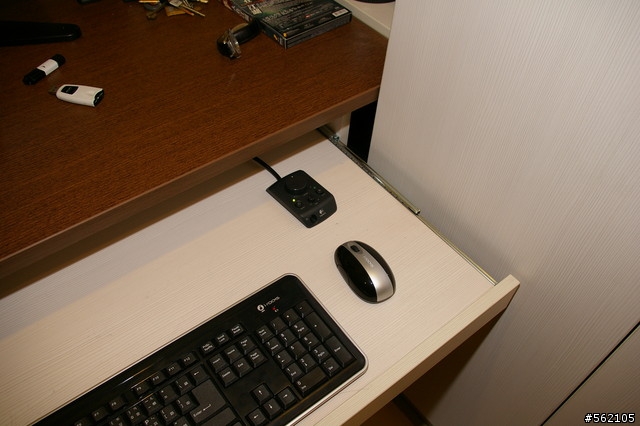 小房間裝5.1聲道...x-540+腳架..