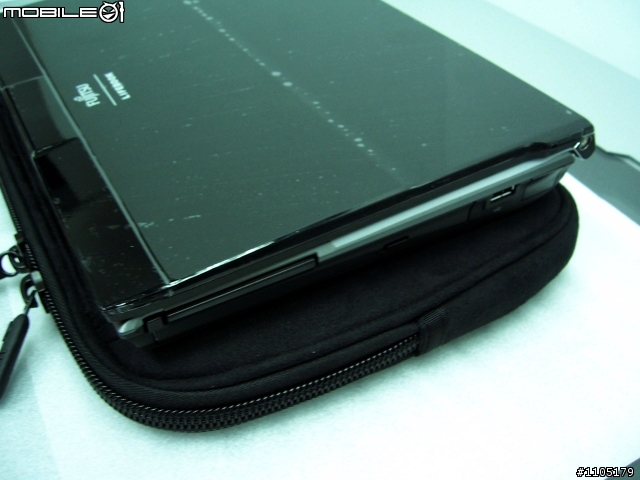 【開箱文】Fujitsu P8010 筆電保護袋-IFIT DA 823