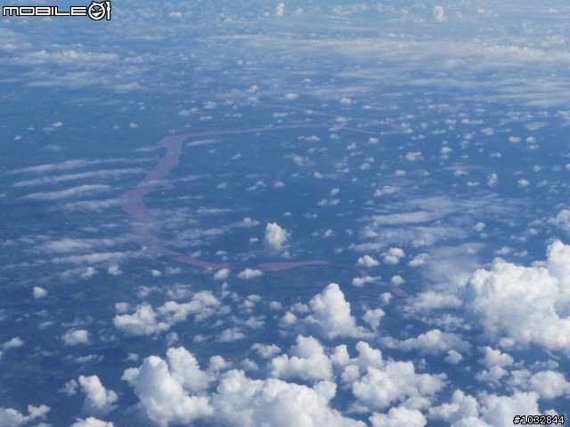 Panasonic TZ5(TZ15) 飛機上空拍藍天白雲