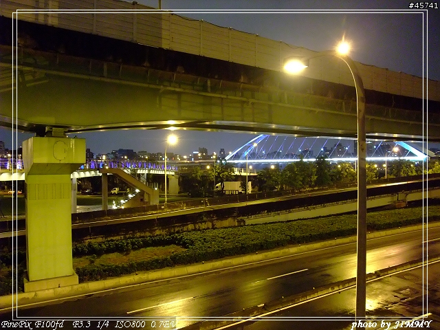 帶著F100fd的迷路隨手夜景拍攝～手持無腳架(圖多)