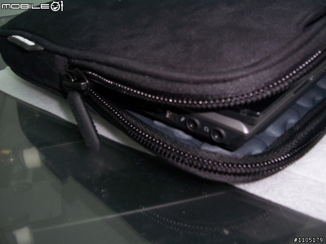 【開箱文】Fujitsu P8010 筆電保護袋-IFIT DA 823