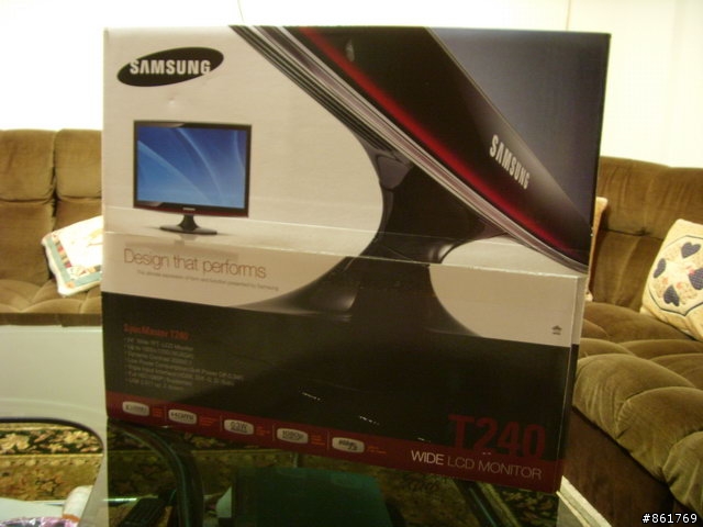 [開箱]節能省碳的新選擇 == Samsung T240 ==