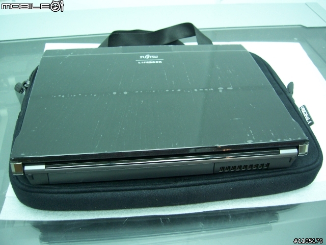 【開箱文】Fujitsu P8010 筆電保護袋-IFIT DA 823