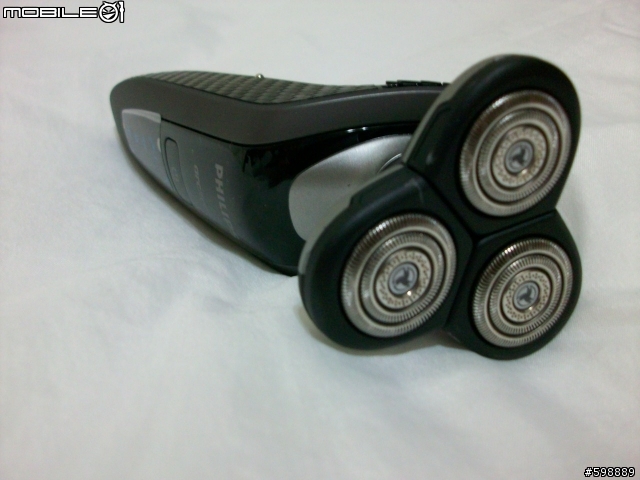 [開箱文] philips Arcitec RQ1050 超質感，三刀頭水洗電鬍刀