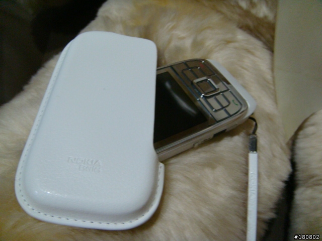 [分享]小熊帶來的美型機....珍珠白E66.....是也.....