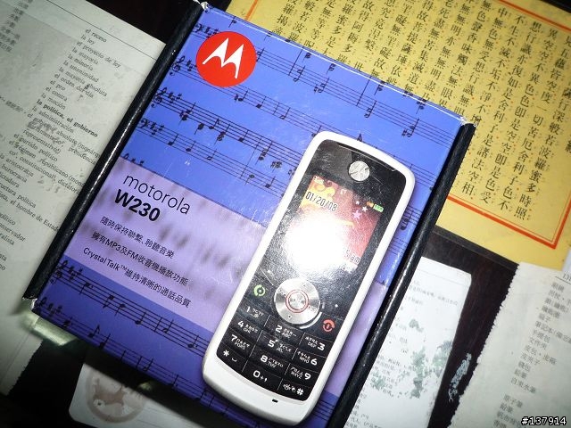 [開箱] 讓些許店家不屑的MOTO W230