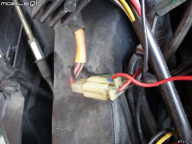 [分享] SV-MAX 改裝機車點煙座(車充)