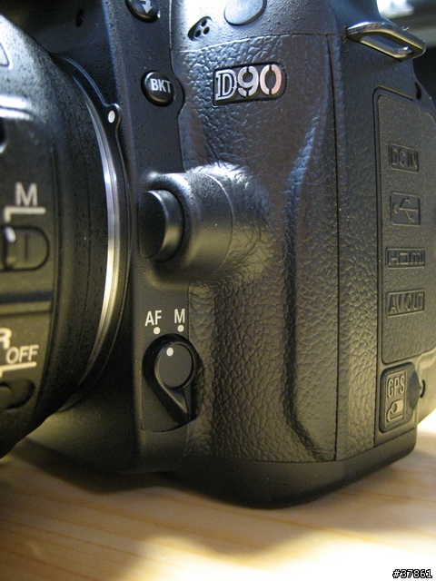 Nikon D90 新增錄影功能的 LCD 畫面 - Just a rumor ??