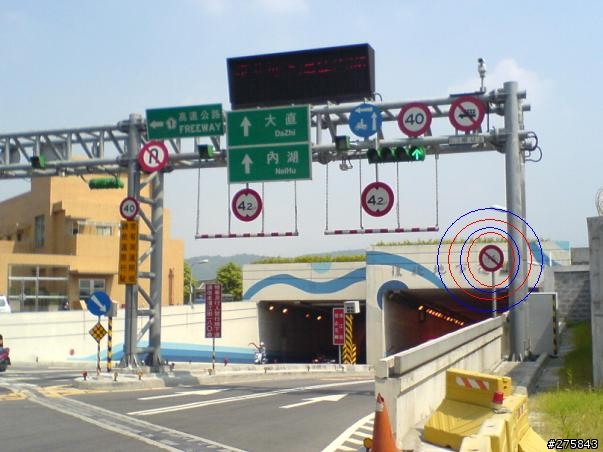 復北地下道，禁騎腳踏車....吧?